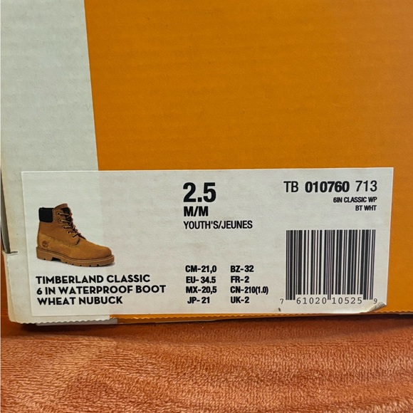 Boys Timberland Classic Waterproof Boots - Picture 2 of 9